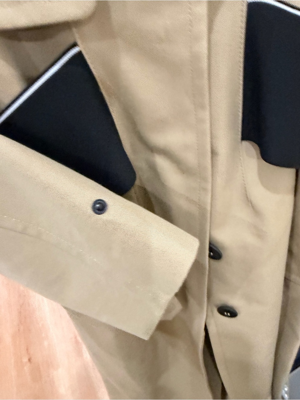 Alexander Wang Beige Trench Coat with Black Contrast Panels - Picture 10 of 11